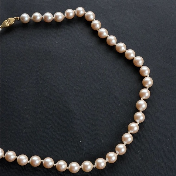 Vintage Monet Pearl Necklace - Faux Pearl Choker- Like New - Picture 2 of 4